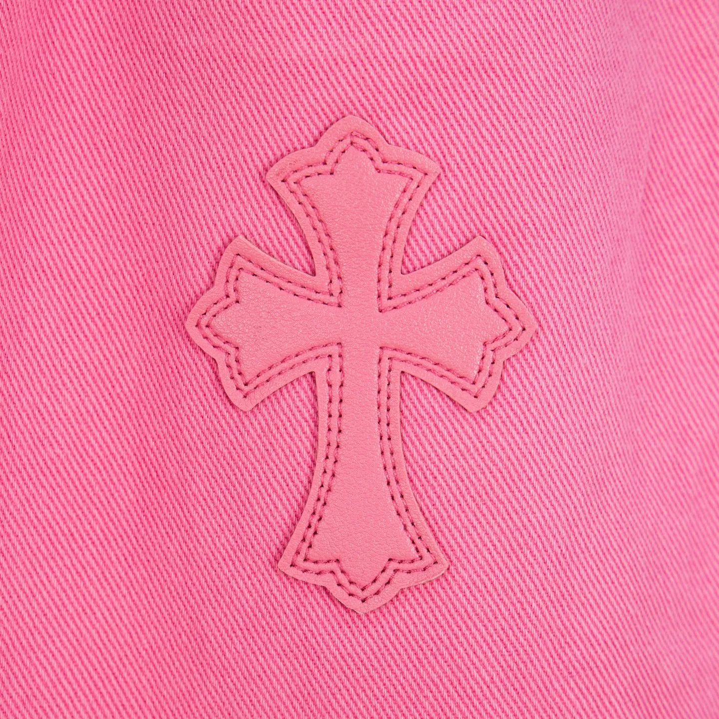 P250 CHROME HEARTS 25ss dopamine light pink cross-over leather washed jeans - Full of exploring the ultimate in fashion, Chrome Hearts' new Chrome Hearts pants not only present a unique style, the fresh ice blue color looks particularly youthful and energetic. The mid-high waist design is paired with a lazy and casual style, which not only shows long legs but also maintains a casual feel. It is a must-have fashion choice for trendy men and trendy women. Style number: 1778# Color: Dopamine powder Size: 28 30 32 34